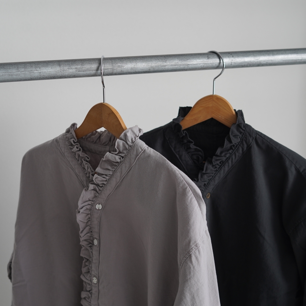 <SPAN> 華やかなフリルが、ちょうどいい </SPAN>