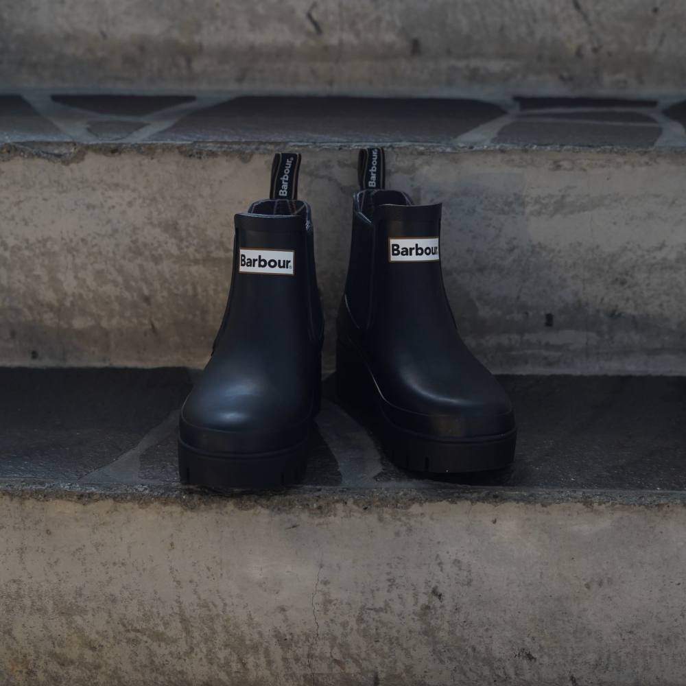 <span> 雪解けシーズンも、雨の日も。Barbourのレインブーツ </span>