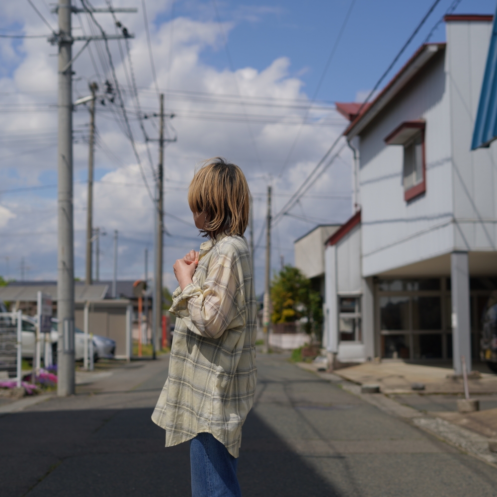<SPAN> 軽さをまとうチェックシャツ </SPAN>