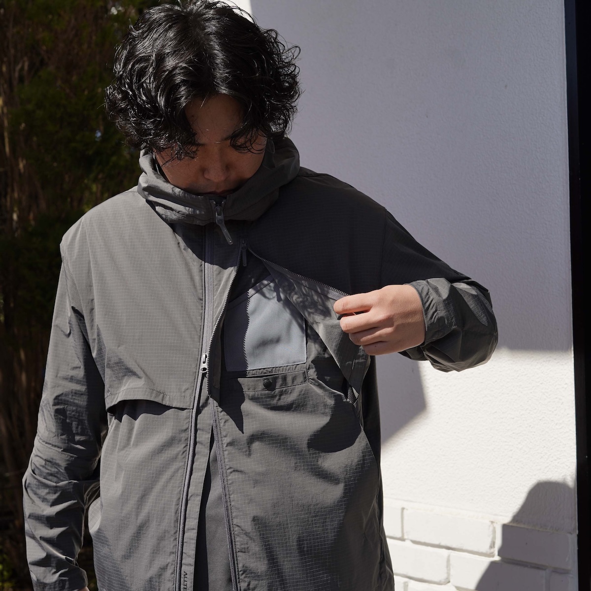 <span>表情豊かなシェルジャケット。DESCENTE ALLTERRAIN 81</span>