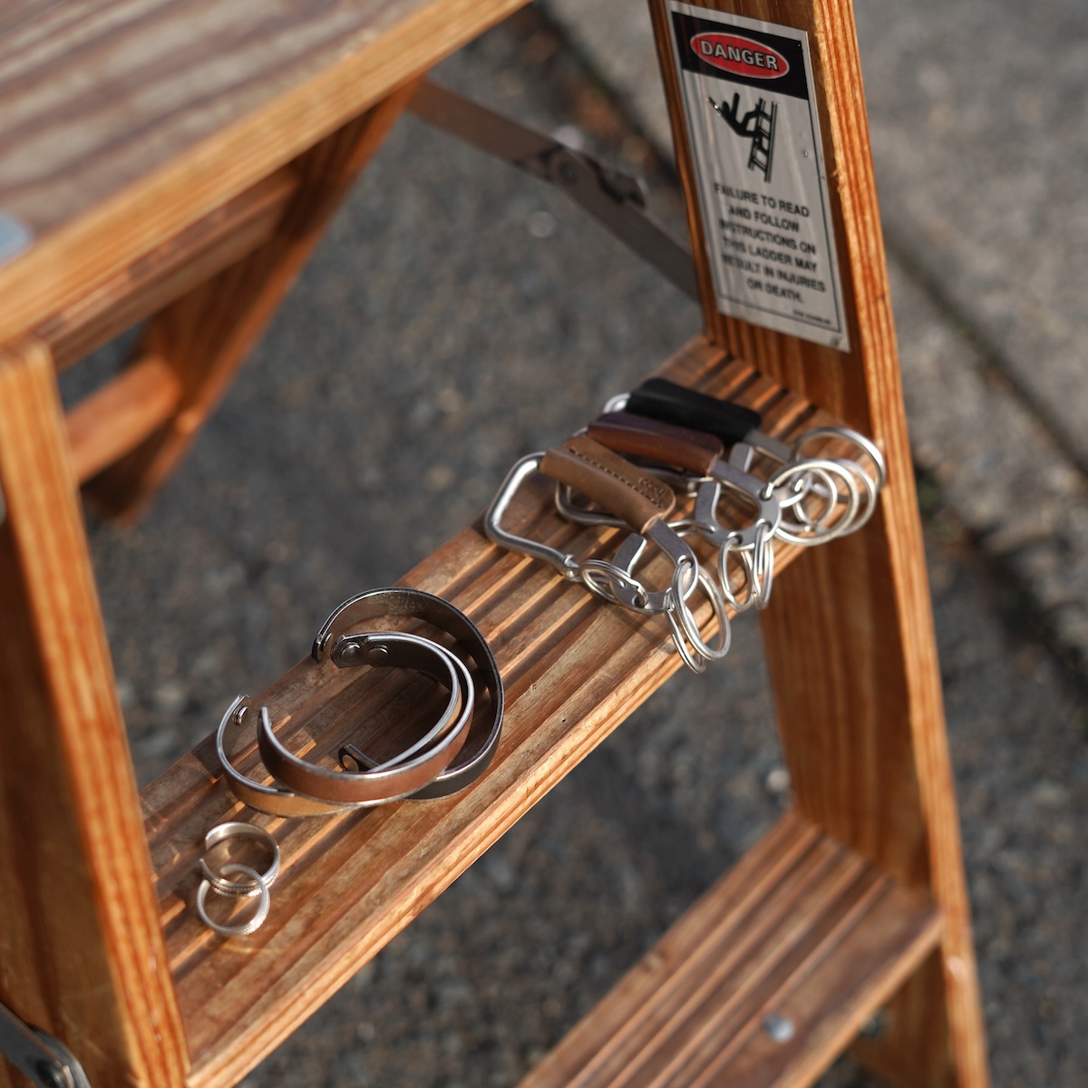 <span> 素材感で魅せる hoboのコンビネーションアクセサリー。 </span>