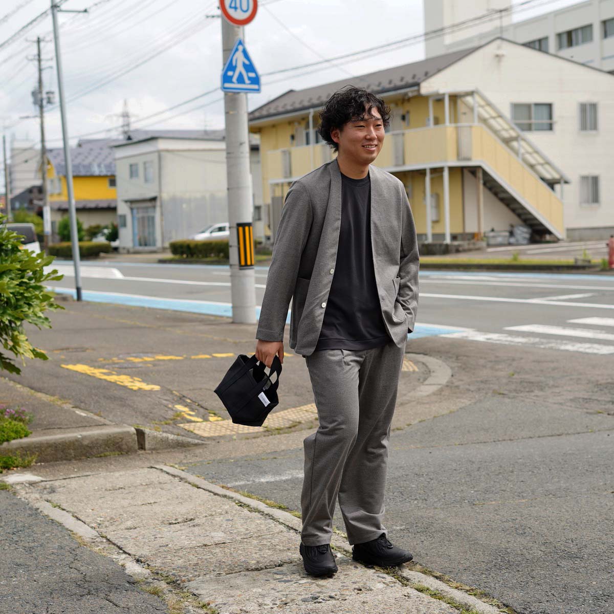 <SPAN>ノーカラーJKTをON/OFF幅広いシーンで。CURLYの新作</SPAN>
