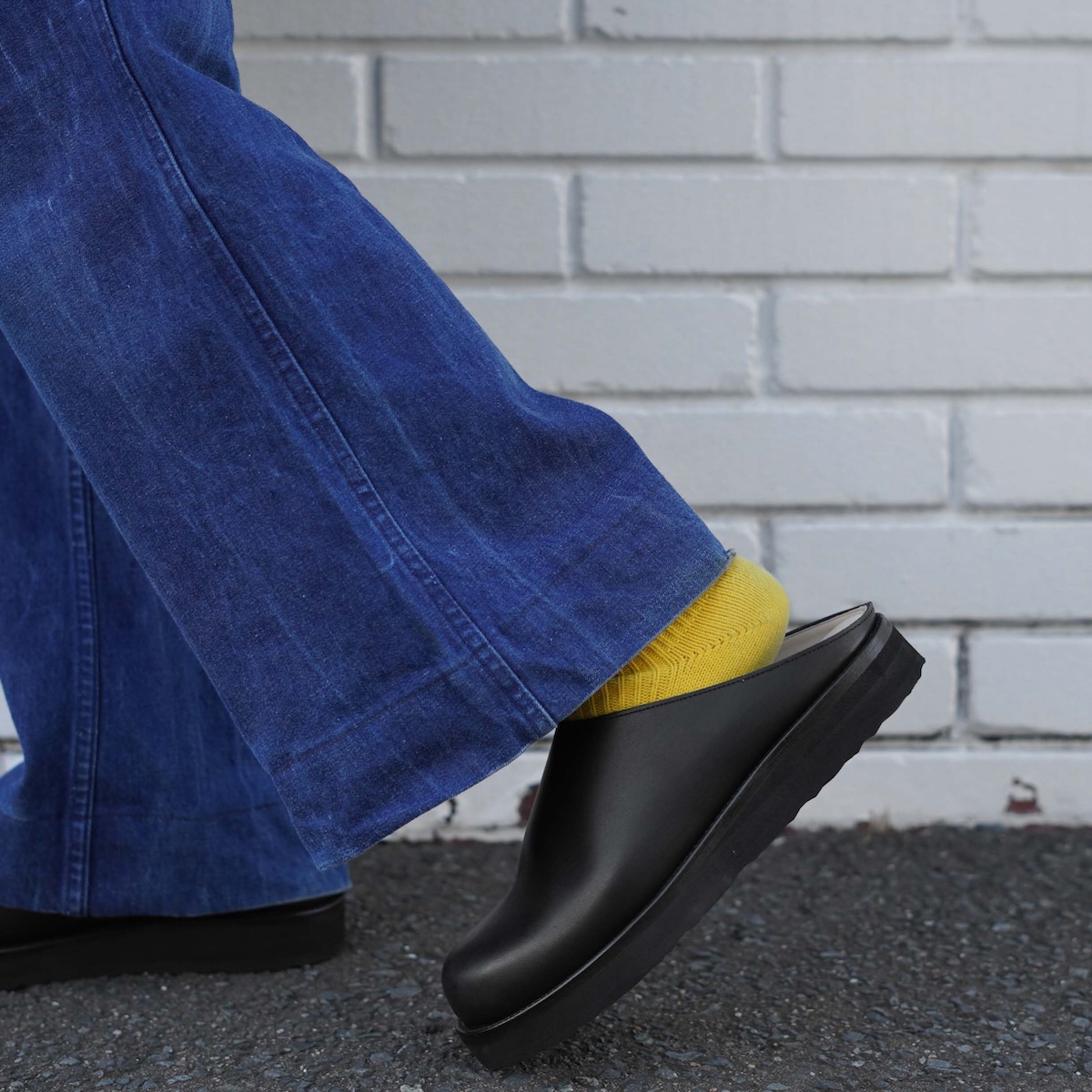 <span>軽さも求めたい春の足元に。foot the coacher</span>