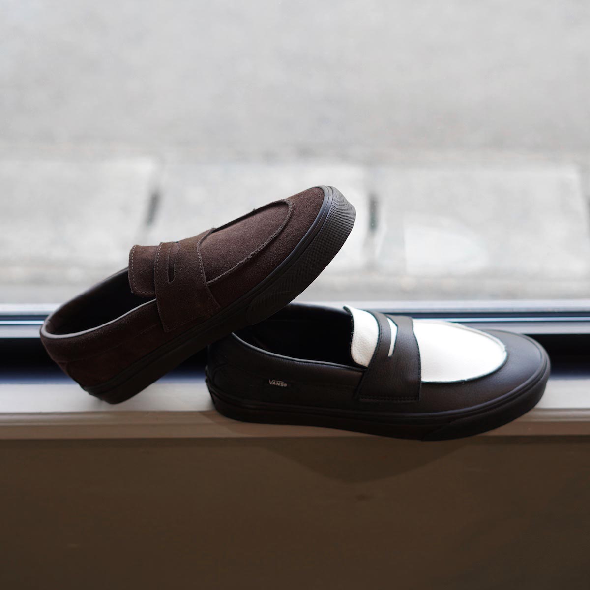 <SPAN>注目のローファーが、VANSらしい雰囲気で登場。</SPAN>