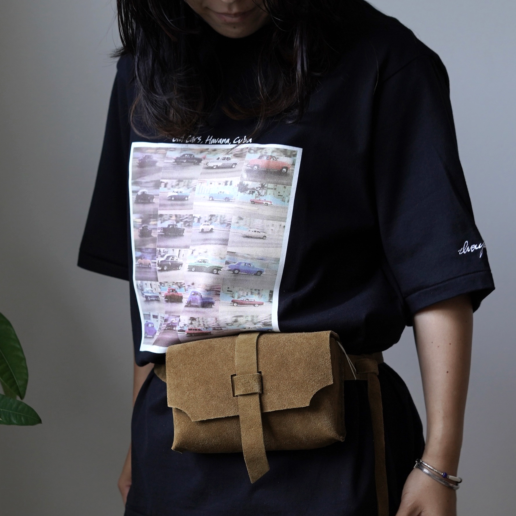 <span>小物から秋支度。ARCHIのスエードボディバッグ</span>