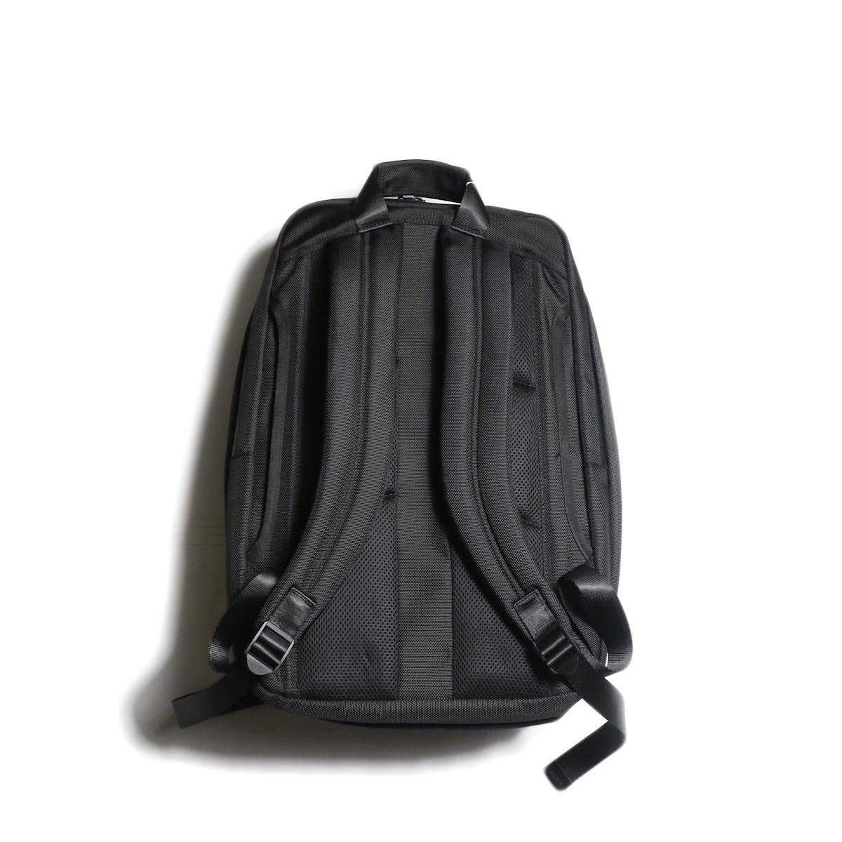 UNIVERSAL PRODUCTS / NEW UTILITY BAG (Black)背面