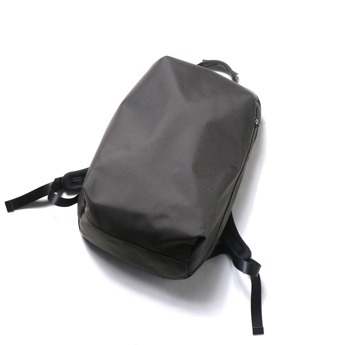 UNIVERSAL PRODUCTS / NEW UTILITY BAG (Charcoal)正面