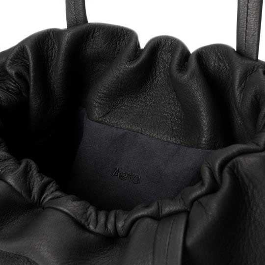 Aeta / ELASTIC TOTE M (Black) 内側ロゴ