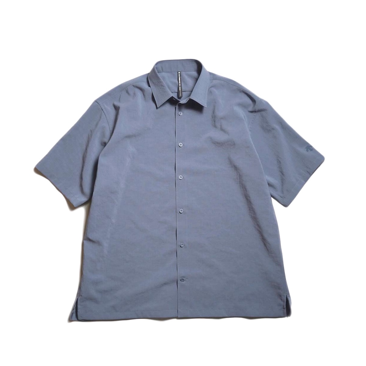 DESCENTE ALLTERRAIN I/O  / LINEN LIKE H/S SHIRT (Cloud Sky)