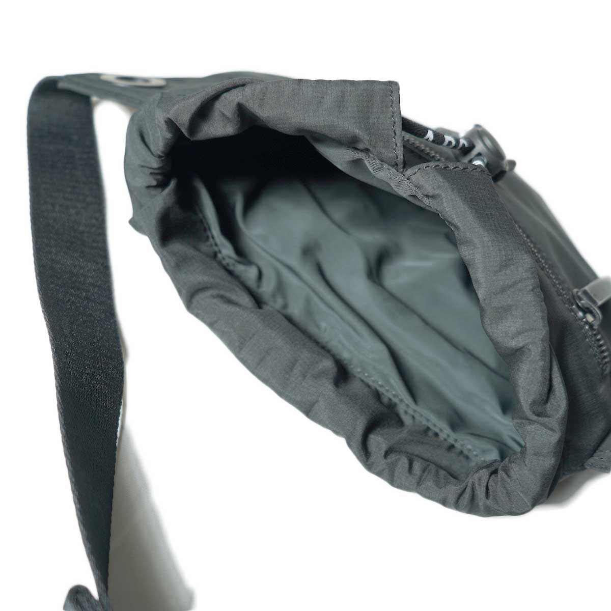 A.P.C. /Banane Reset (Black)収納