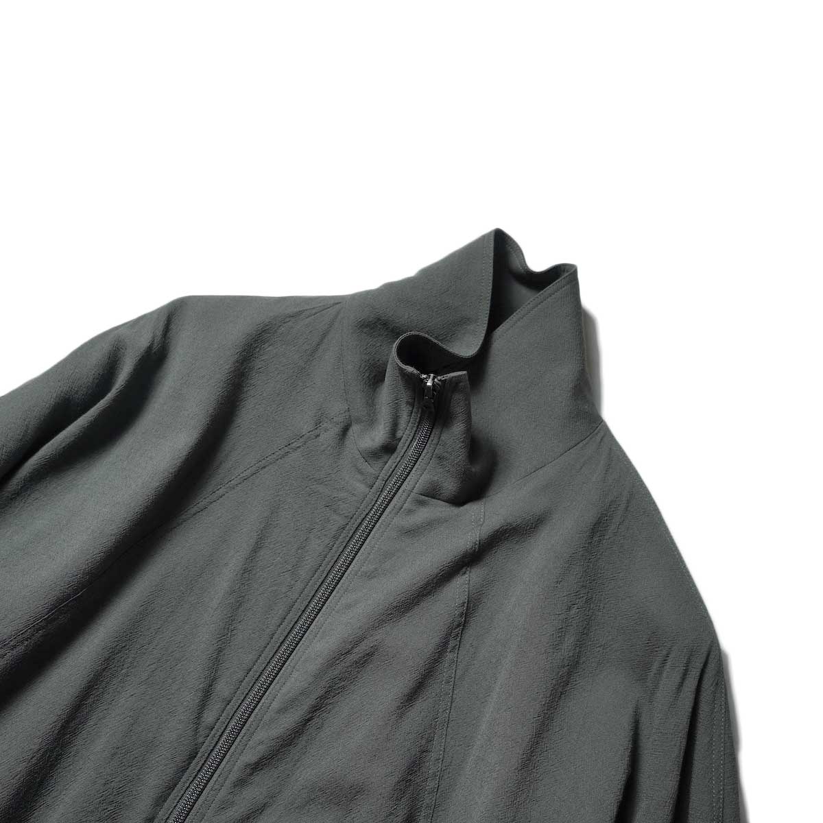 blurhms / Wool Rayon Silk Track Jacket (Dark Sage)襟
