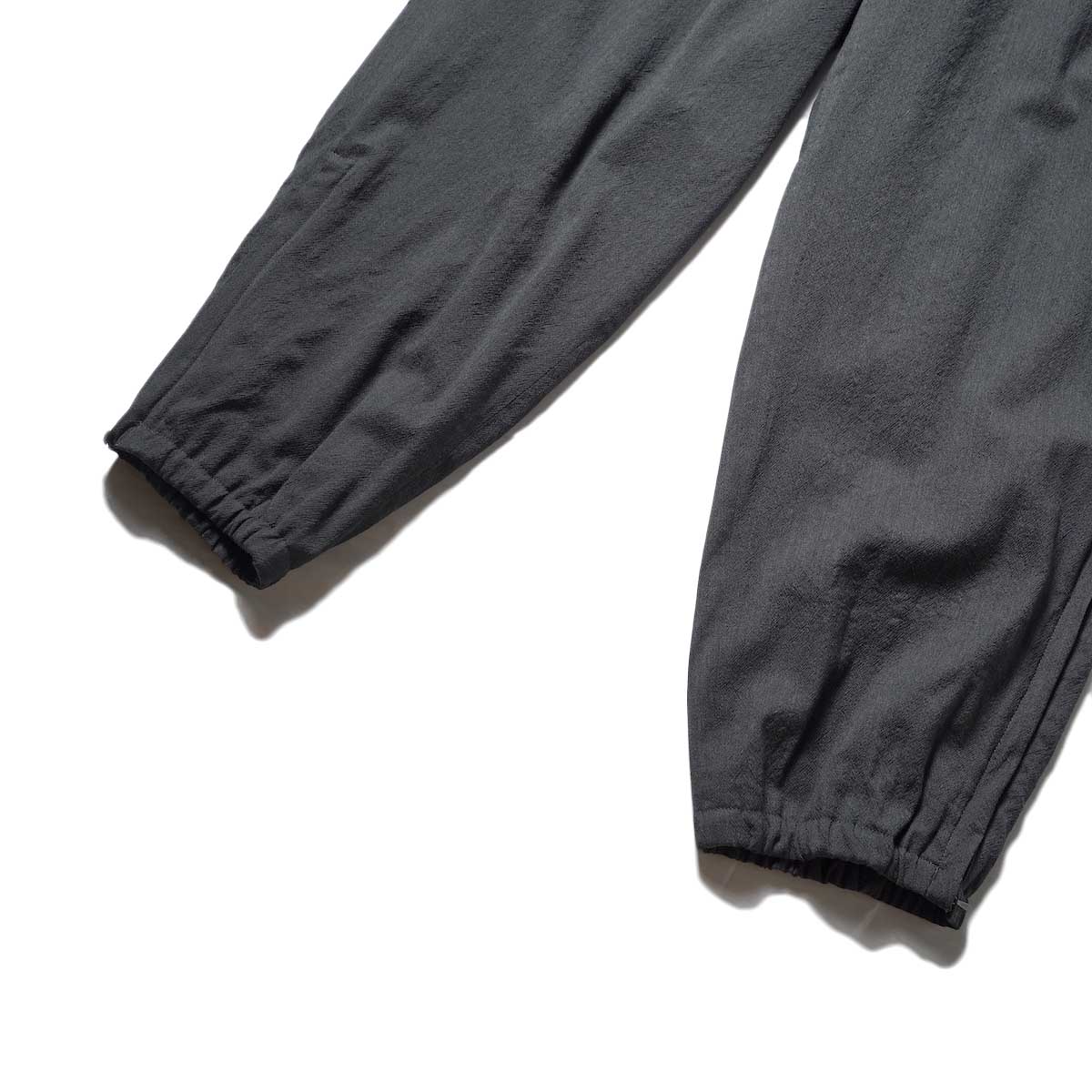 blurhms / Wool Rayon Silk Track Pants (Heather Charcoal)裾