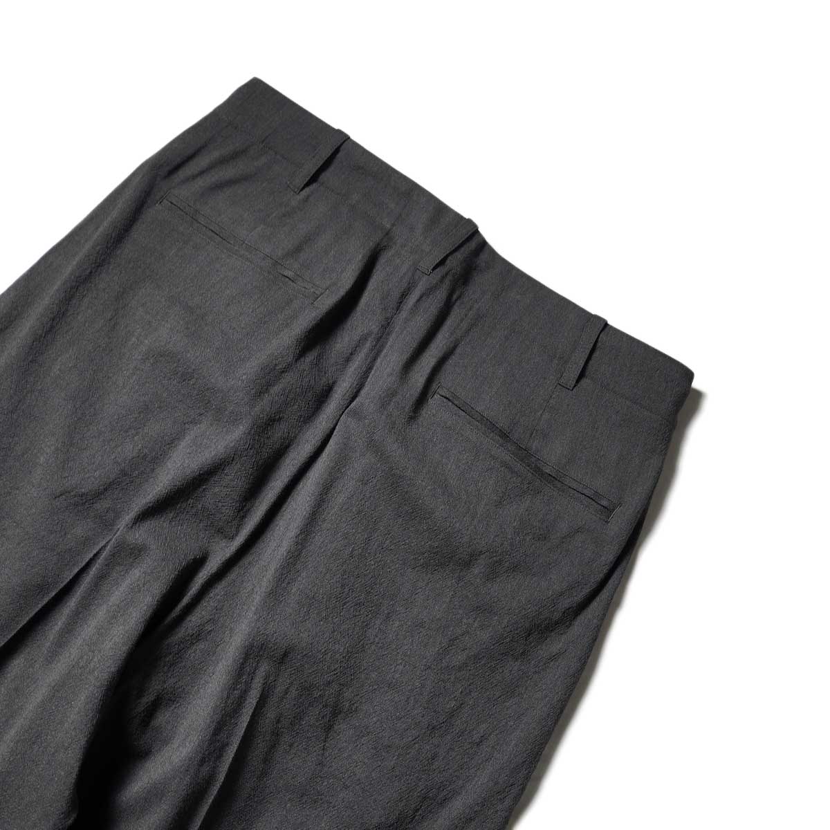 blurhms / Wool Rayon Silk Super Wide Slacks (Heather Charcoal)背面ウエスト