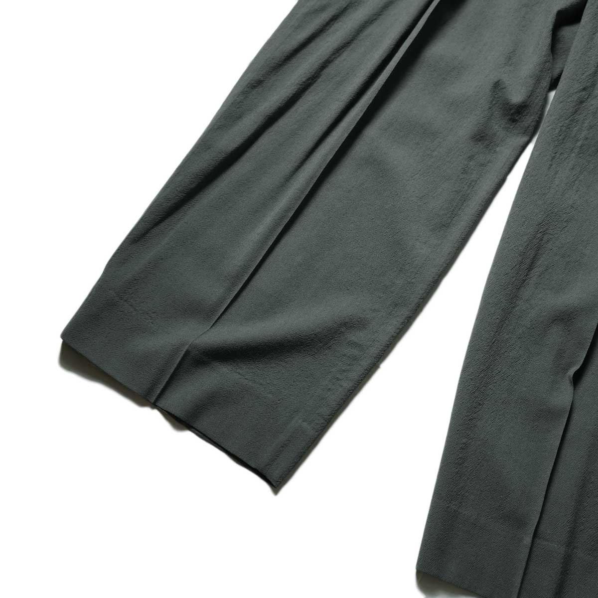 blurhms / Wool Rayon Silk Super Wide Slacks (Dark Sage)裾