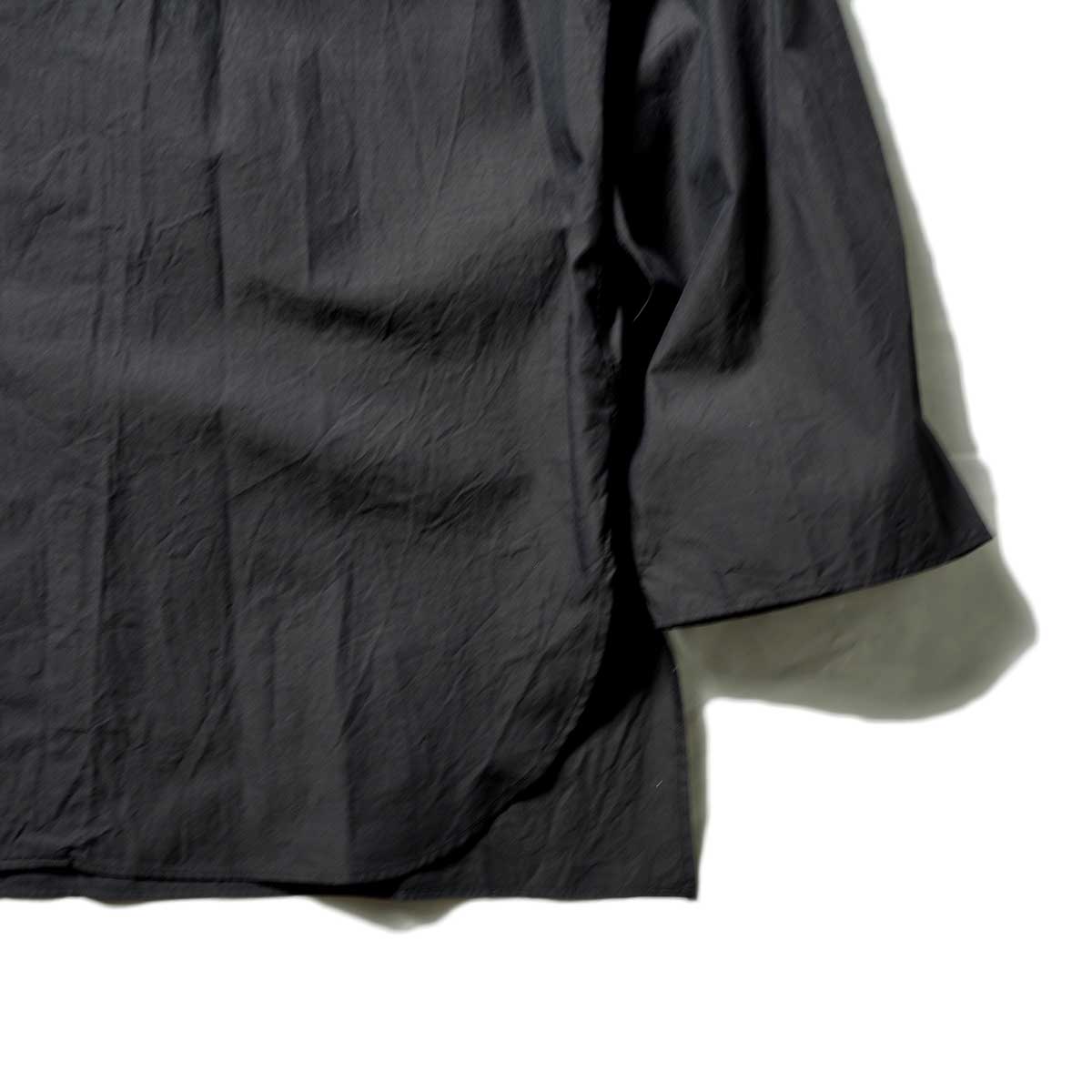 blurhms / Chambray Stand Collar Cuffless Shirt (Charcoal)裾、袖