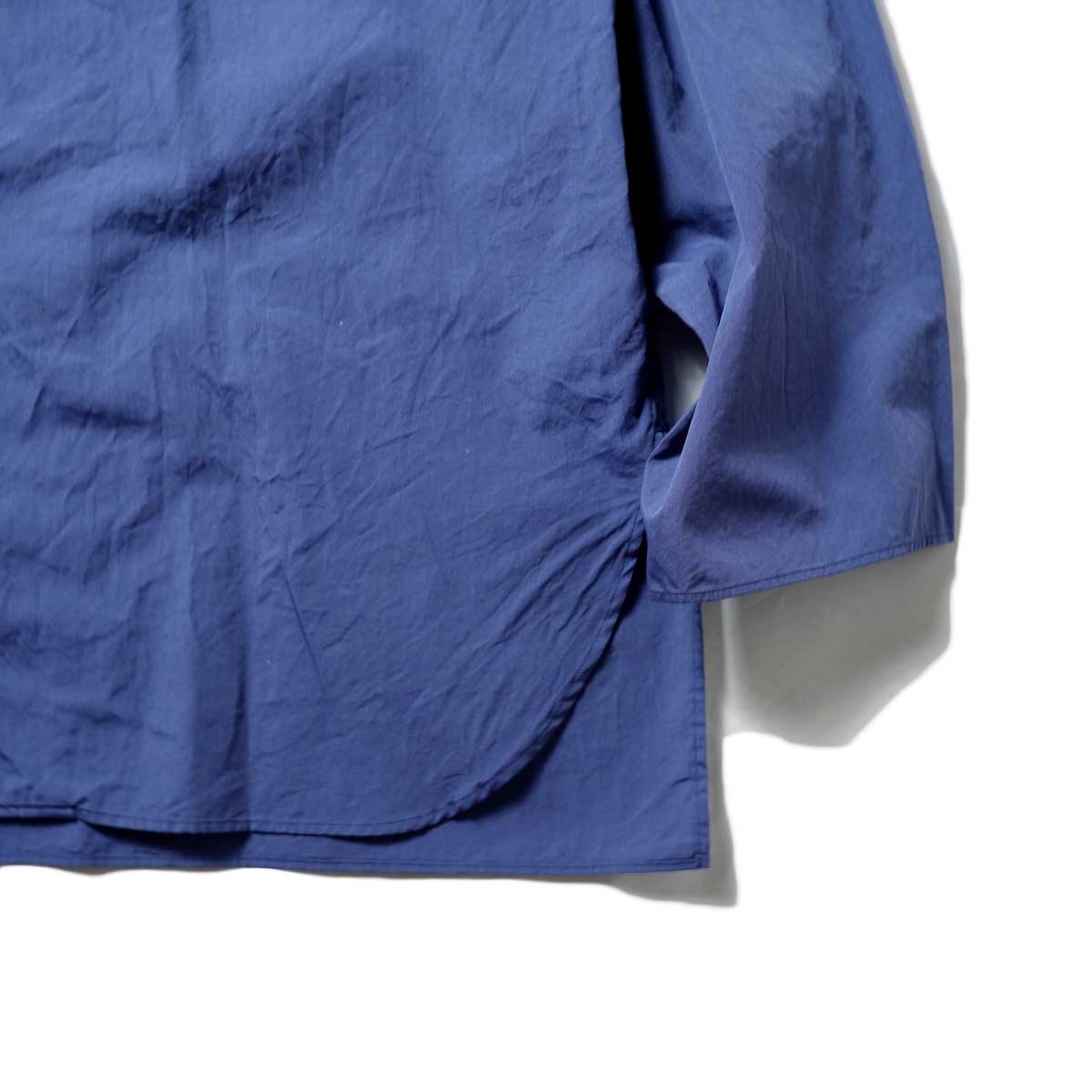 blurhms / Chambray Stand Collar Cuffless Shirt (Night Blue)裾、袖