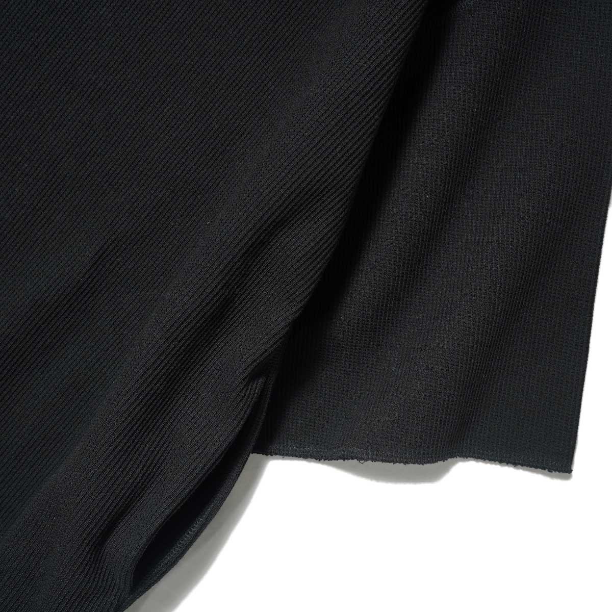 blurhms ROOTSSTOCK / Rough & Smooth Thermal Over-neck Dress (Black) 袖・ポケット