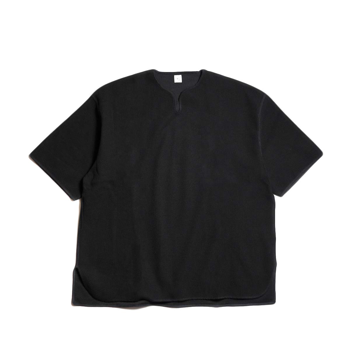 blurhms ROOTSTOCK/ Rought &amp; Smooth Thermal Over Neck Tee (Black)