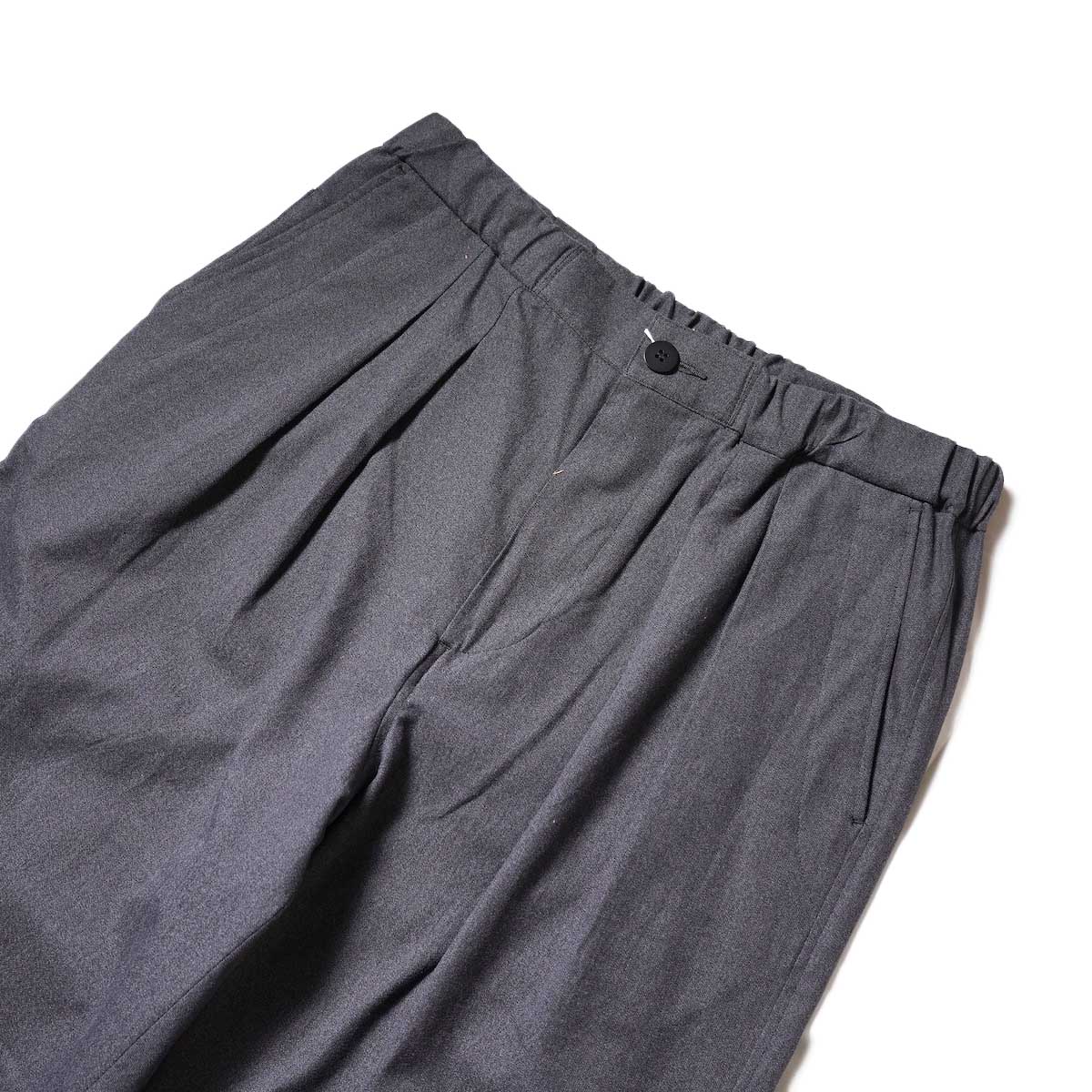 BRENA / Coq 2Tuck Pants - Thomas Mason Vintage Chambrey (Charcoal)ウエスト