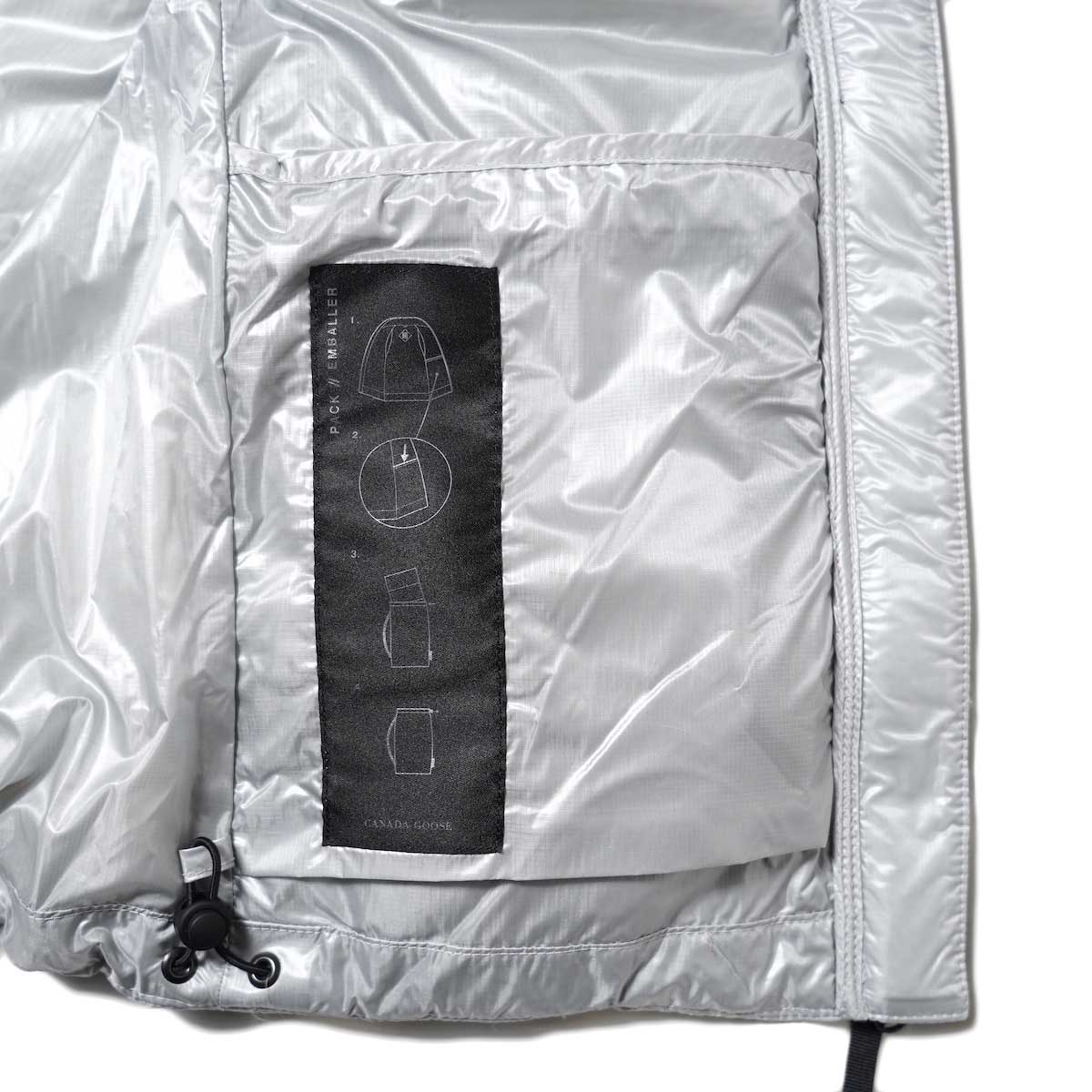 CANADA GOOSE / CYPRESS VEST -BLACK DISC (SilverBirch) 内側