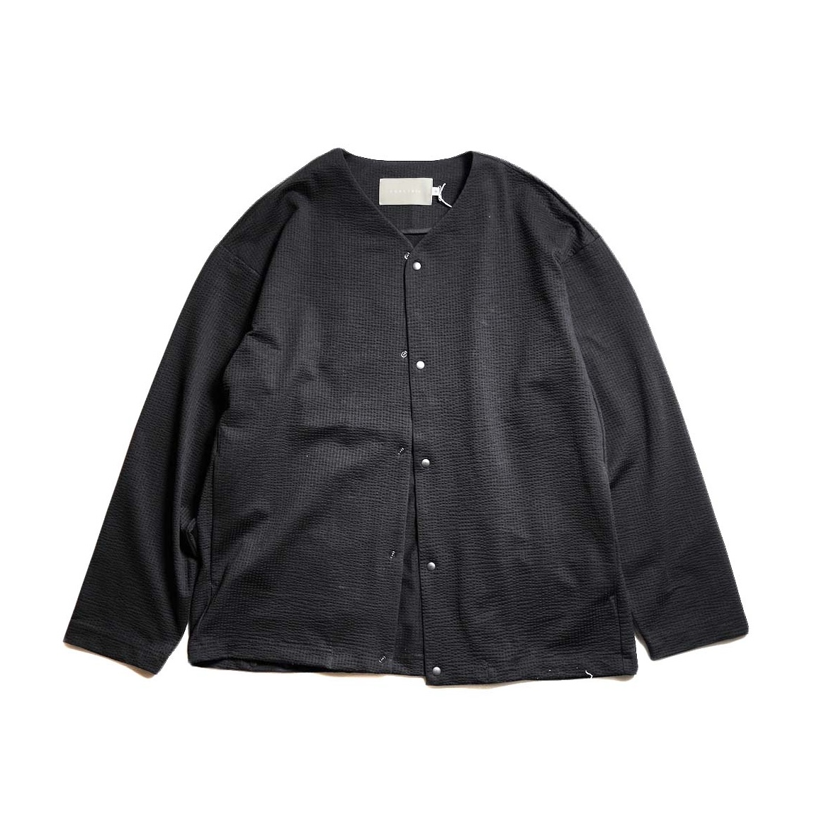 CURLY&amp;Co. / SEERSUCKER SNAP BUTTON CARDIGAN (Black)