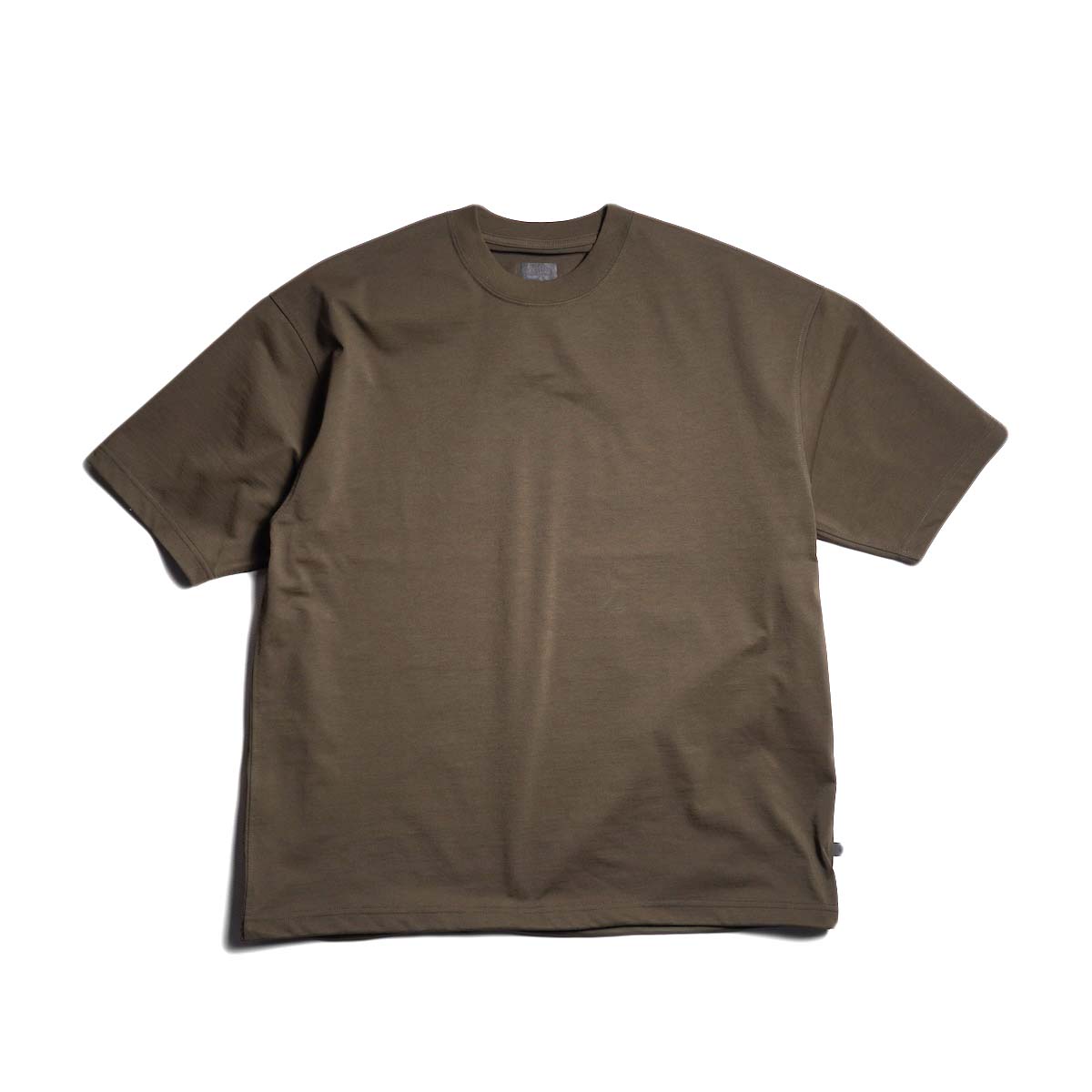 DAIWA PIER39 / TECH DRAWSTRING S/S TEE (D.Brown)