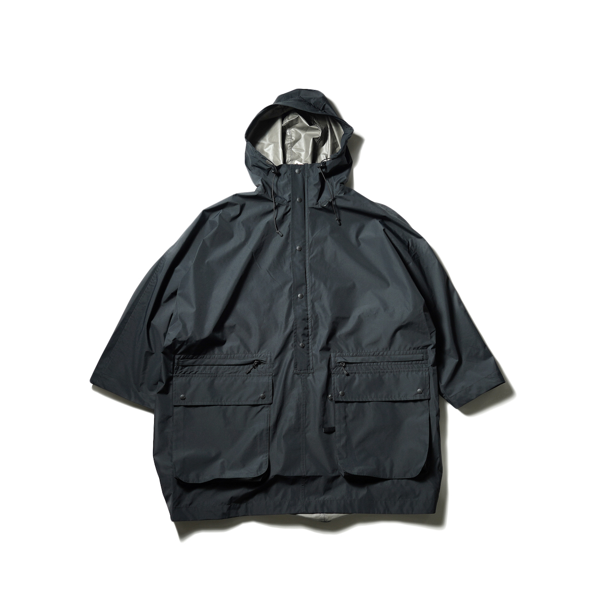DAIWA PIER39 / Ws GORE-TEX WINDSTOPPER®︎ TECH RAIN PONCHO (Black)