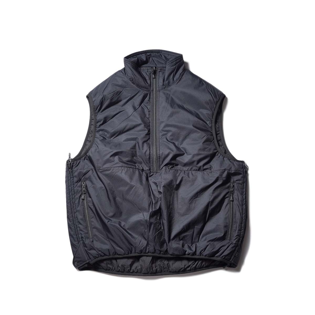 DAIWA PIER39 / TECH REVERSIBLE PULLOVER PUFF VEST (Black)