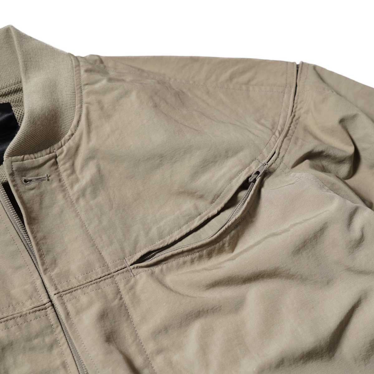 DAIWA PIER39 / Tech West Side Cap Shoulder (Beige)ポケット