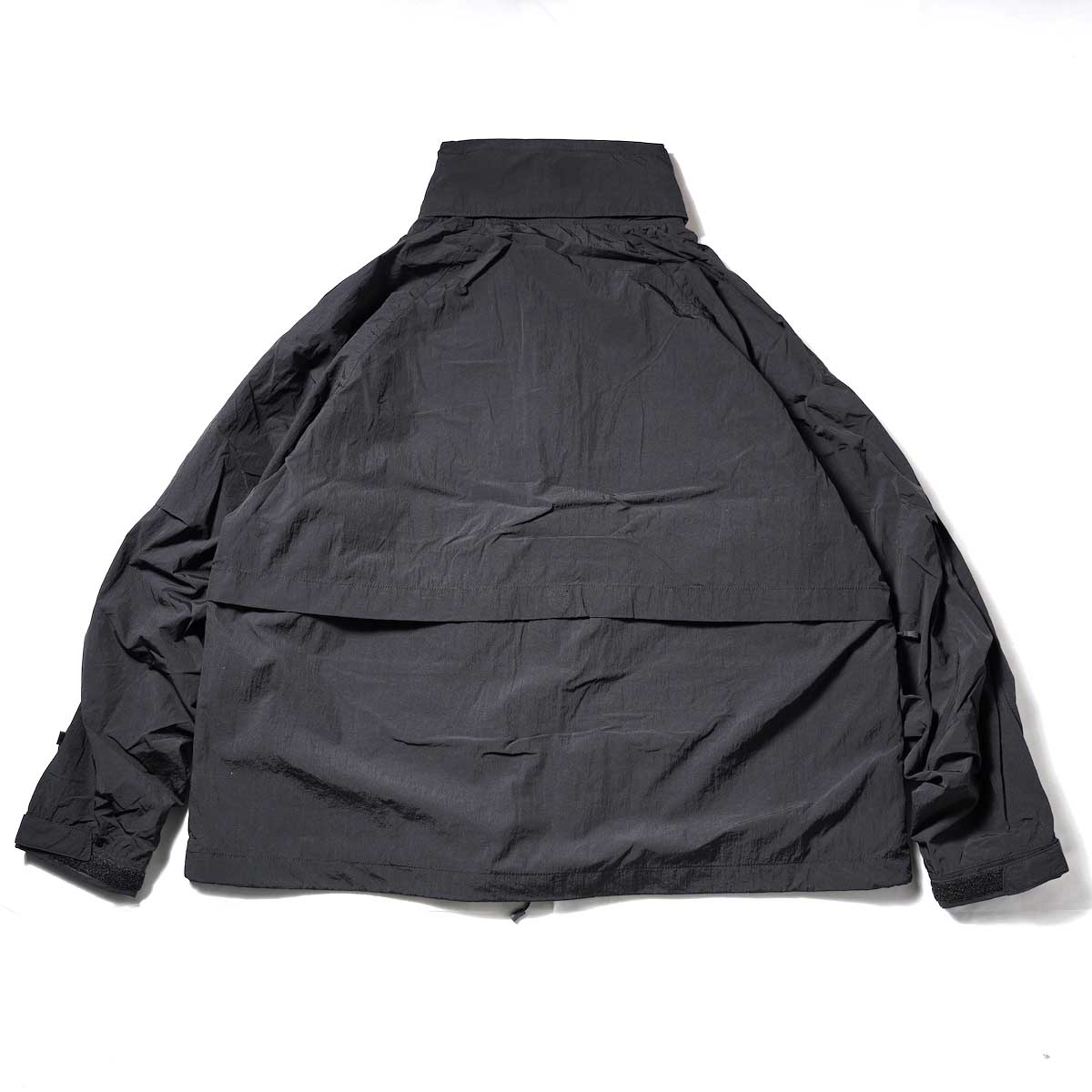 DAIWA PIER39 / Tech Windbreaker Jacket (Black)背面