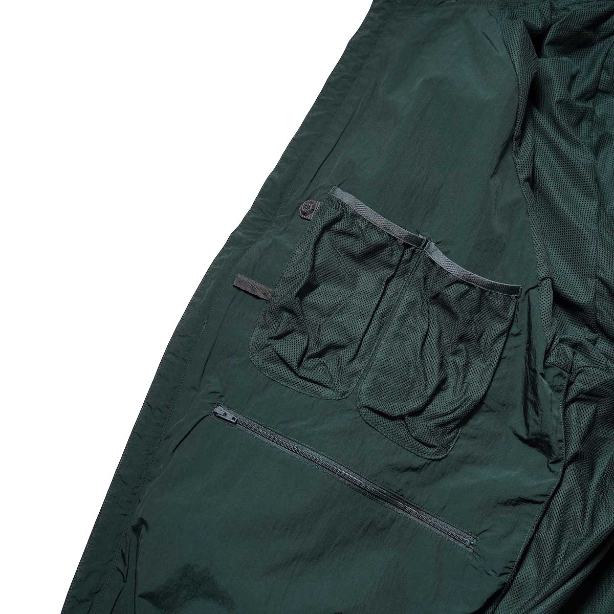 DAIWA PIER39 / Tech Windbreaker Jacket (Dark Green)内ポケット