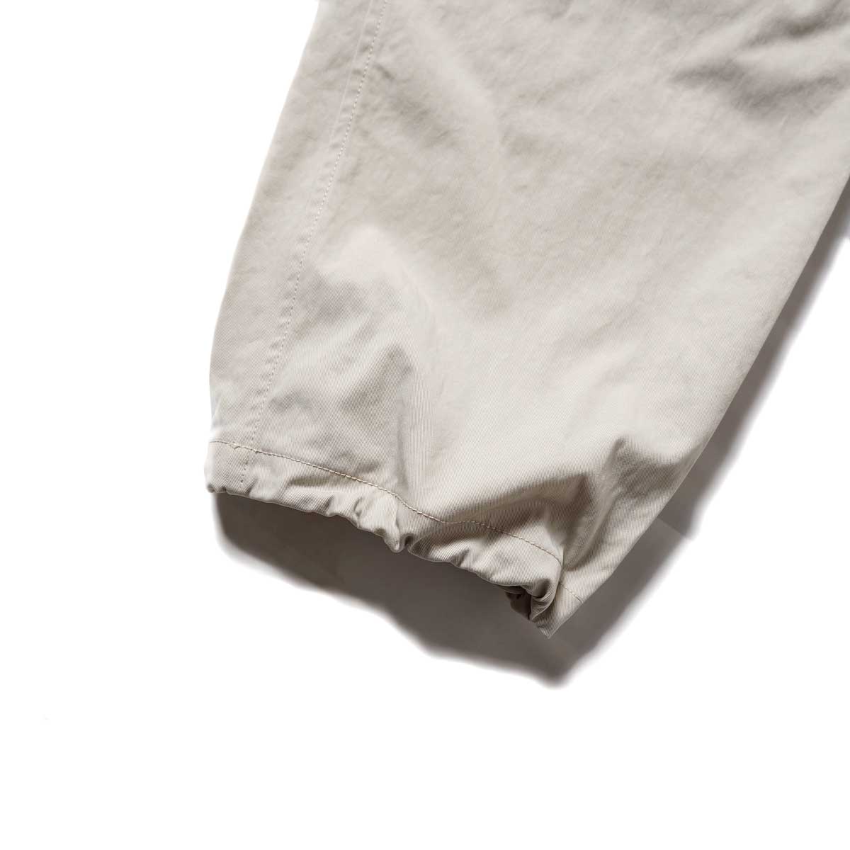 DAIWA PIER39 / Tech Easy 2P Trousers Twill (Beige)裾