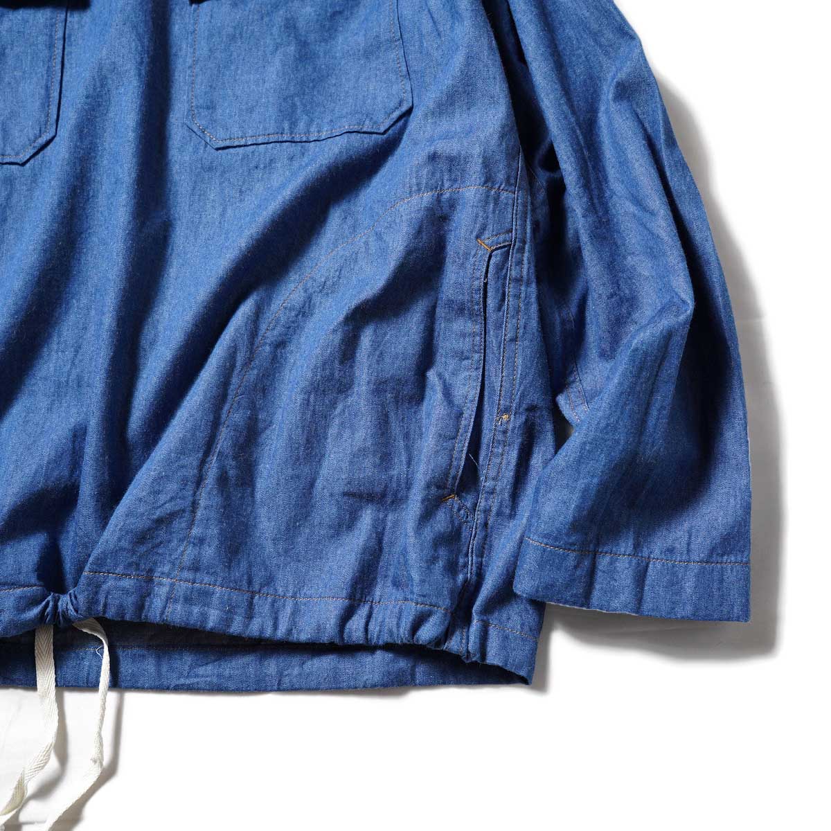 Engineered Garments / Cagoule Shirt-Cotton Denim Shirting (Blue)裾、袖