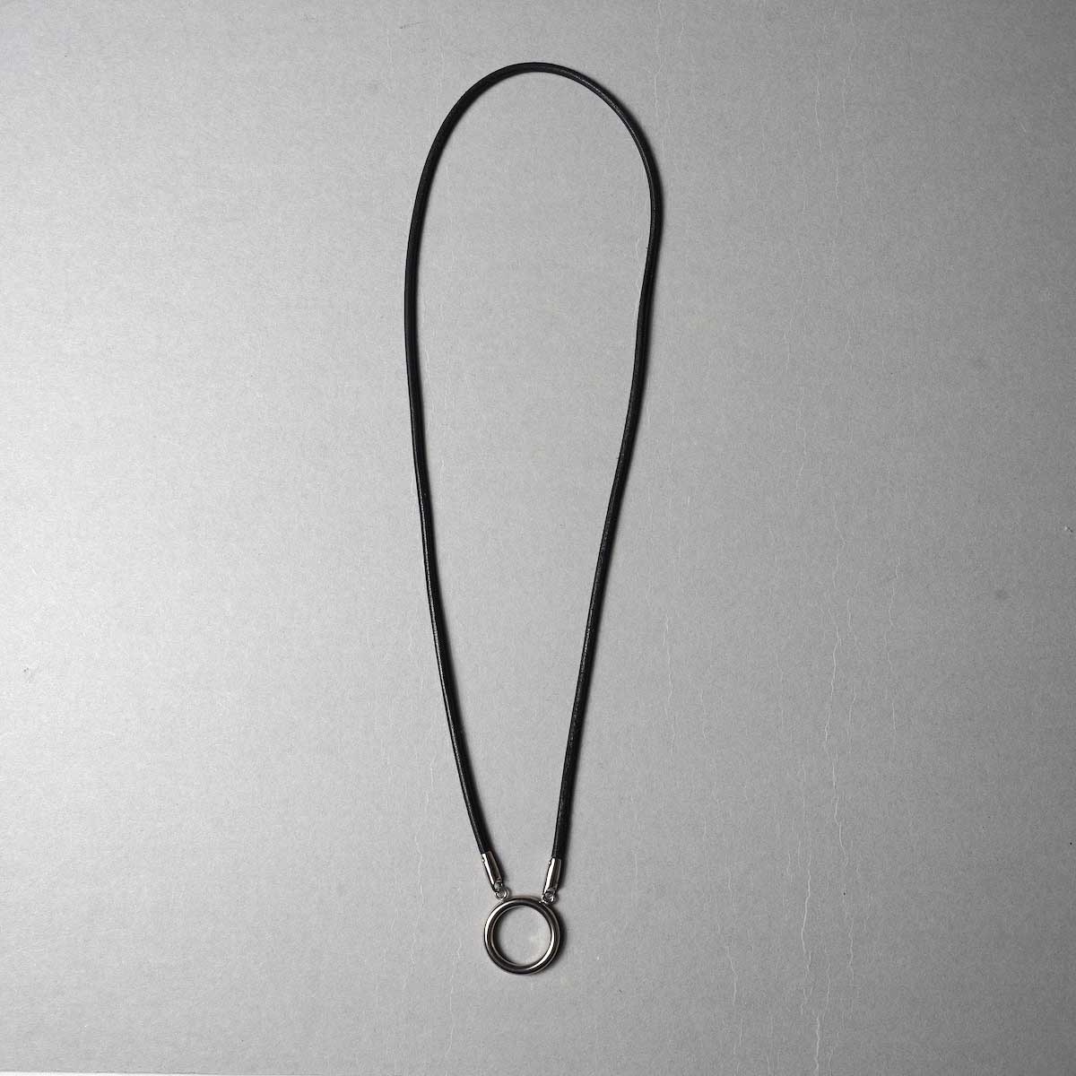 END / Eyeglasses Holder Necklace Round Face