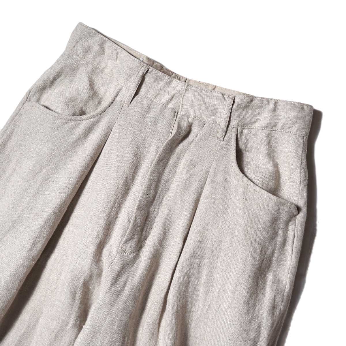 FARAH / One-tuck Wide Tapered Pants (Beige) ウエスト