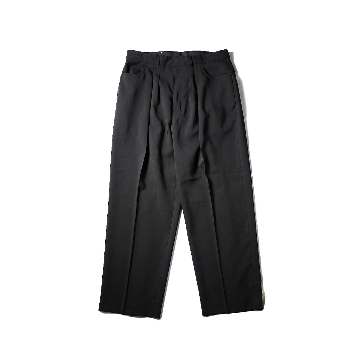 FARAH  / Two-tuck Wide Tapered Pants - T/R ホップサック (Black)