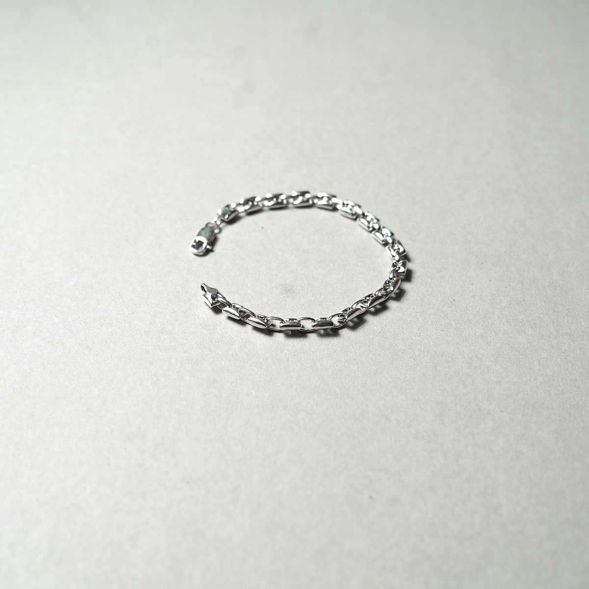 FIFTH SILVER /  Silver Bracelet SQ-001 (5mm)斜め上から