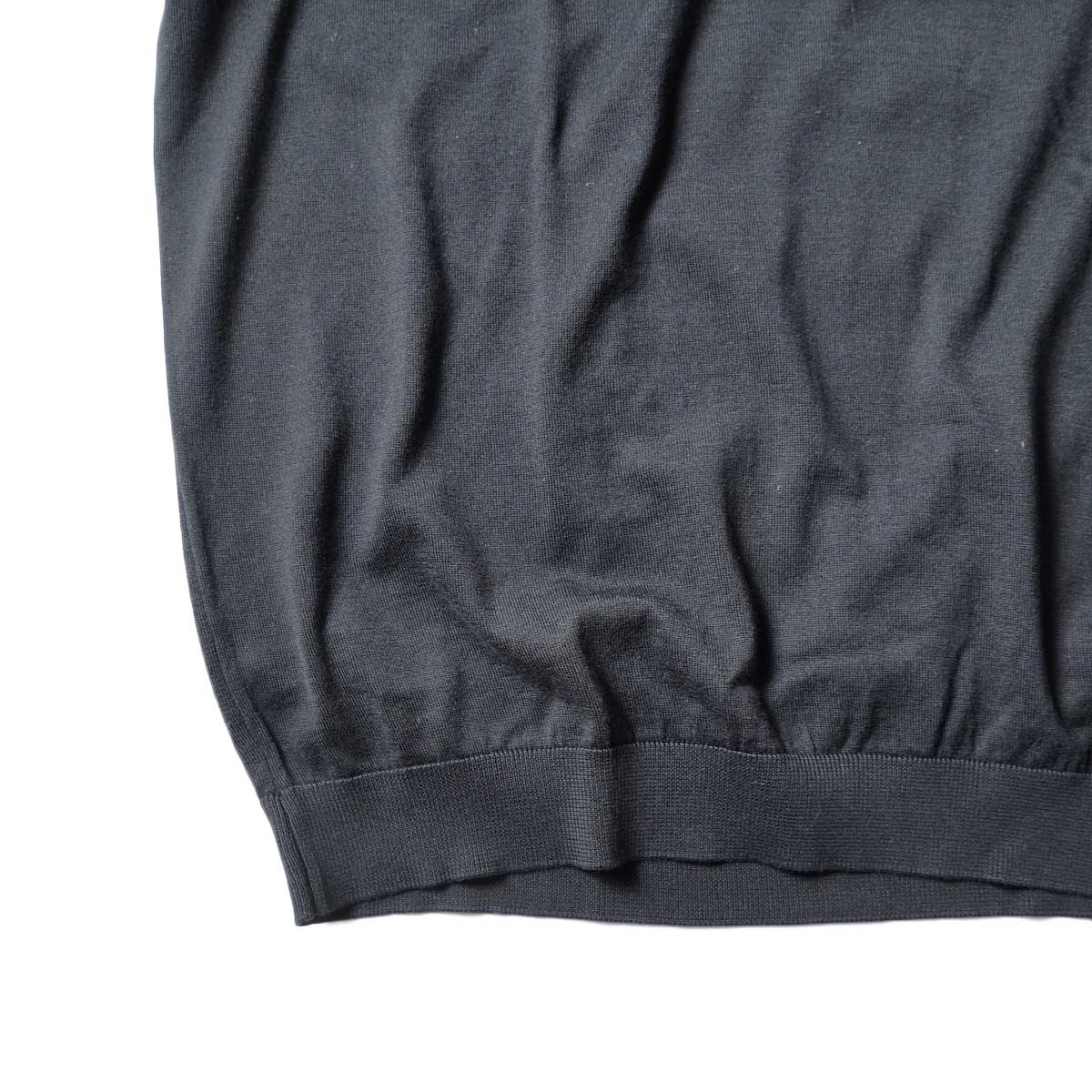 JOHN SMEDLEY / ISIS S/S Knit Polo (Black)裾