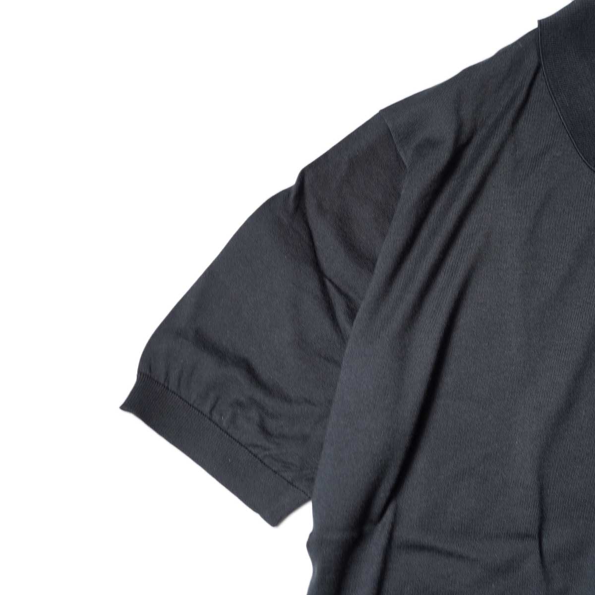 JOHN SMEDLEY / ISIS S/S Knit Polo (Black)袖