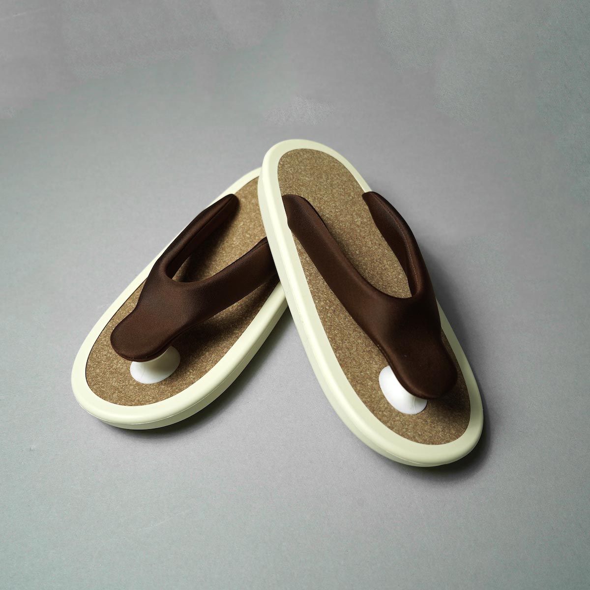 JOJO / Beach Sandal (BROWN × CORK)  正面
