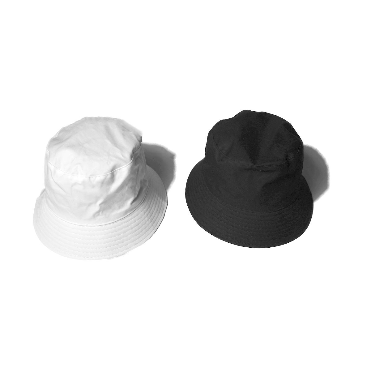 KIJIMA TAKAYUKI / VENTILE BUCKET HAT (Black , White)