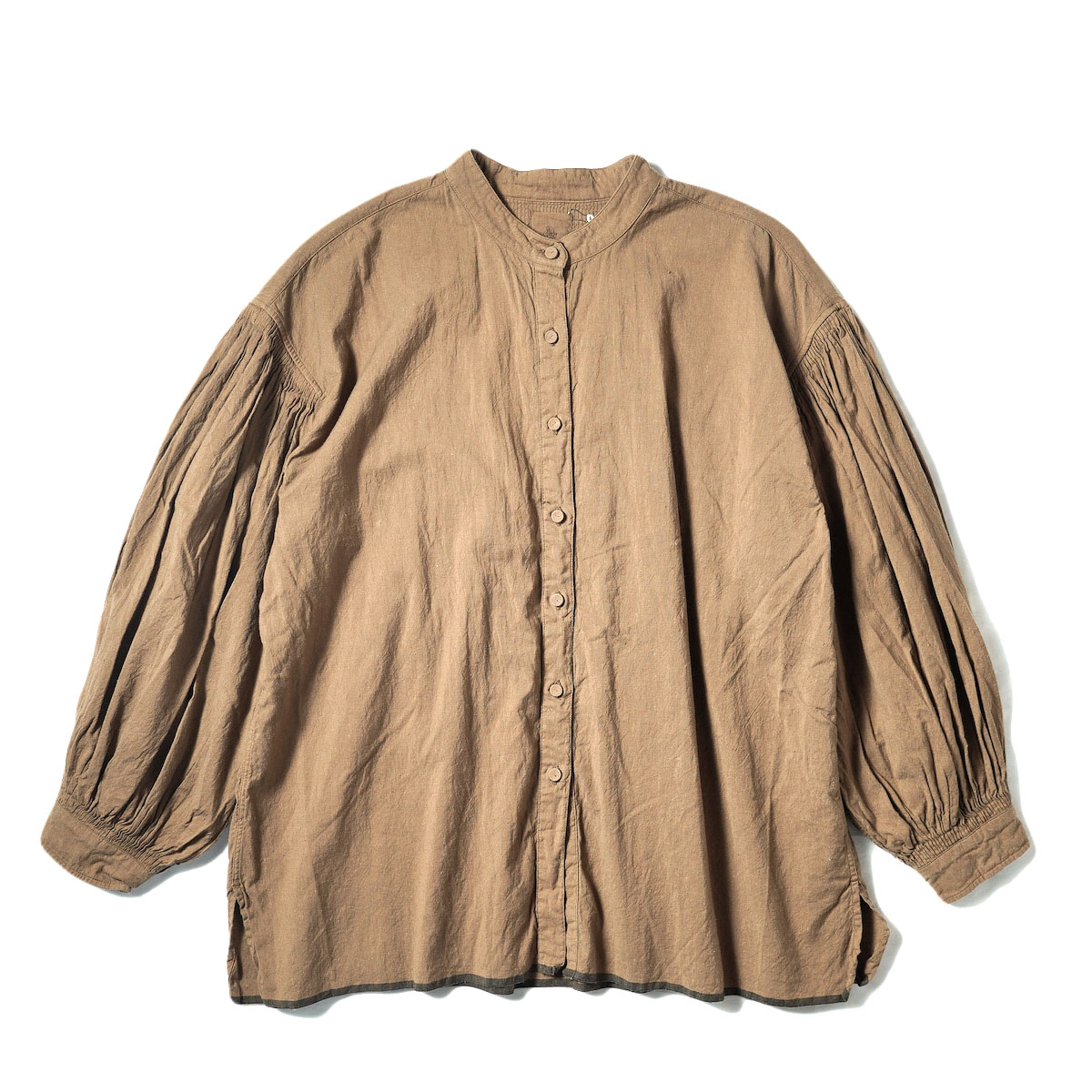 maison de soil / HEAVY COTTON WITH SELVEDGE (OVERDYE) BANDED COLLAR SHIRT WITH MINI PINTUCK (Brown Camel)