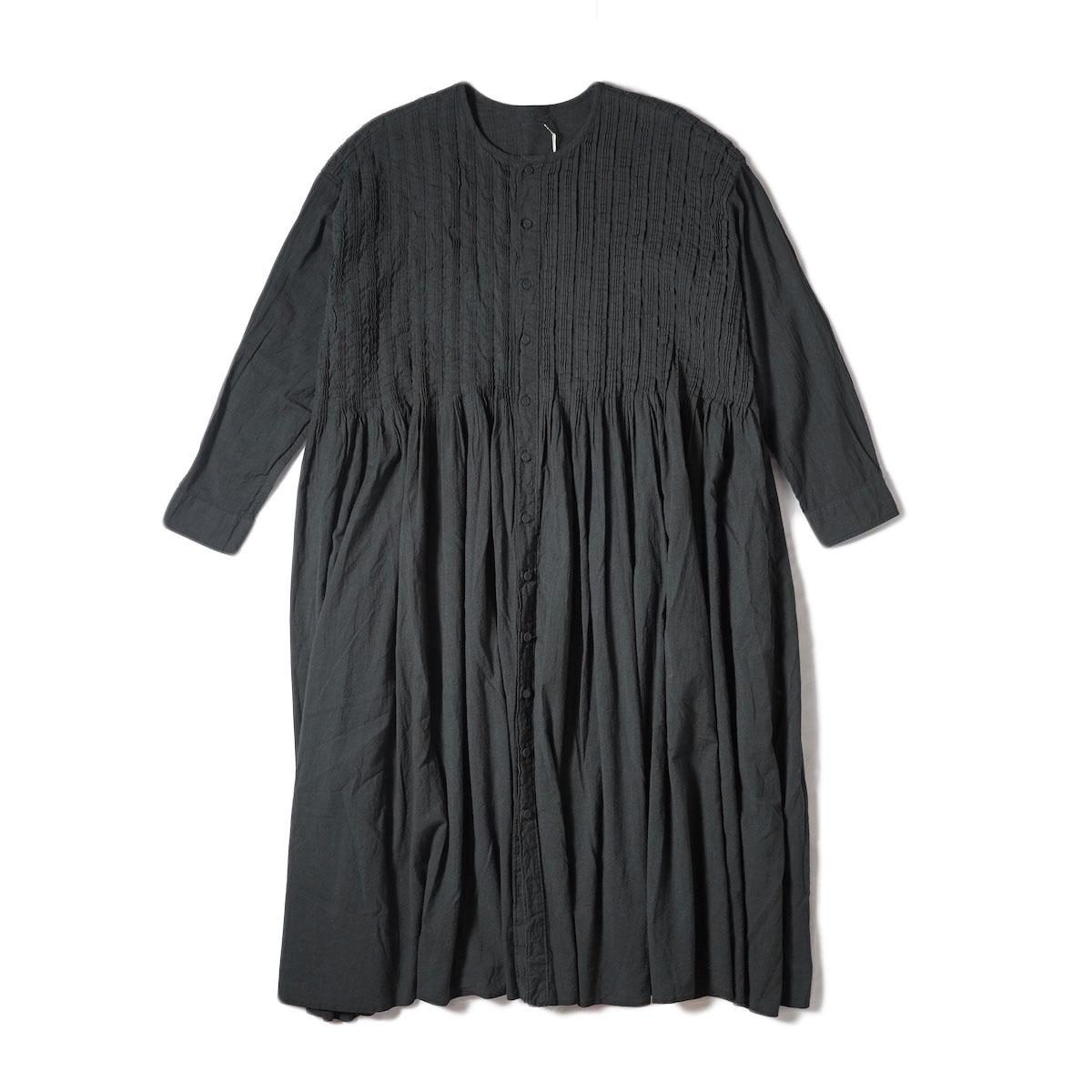 maison de soil / HEAVY COTTON WITH SELVEDGE (OVERDYE) CREW-NECK SHIRT DRESS WITH RANDOM PLEATS (Black)