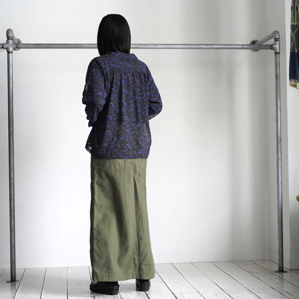 Needles / String Fatigue Skirt - Back Sateen (Olive) 身長159cm着用イメージ背面