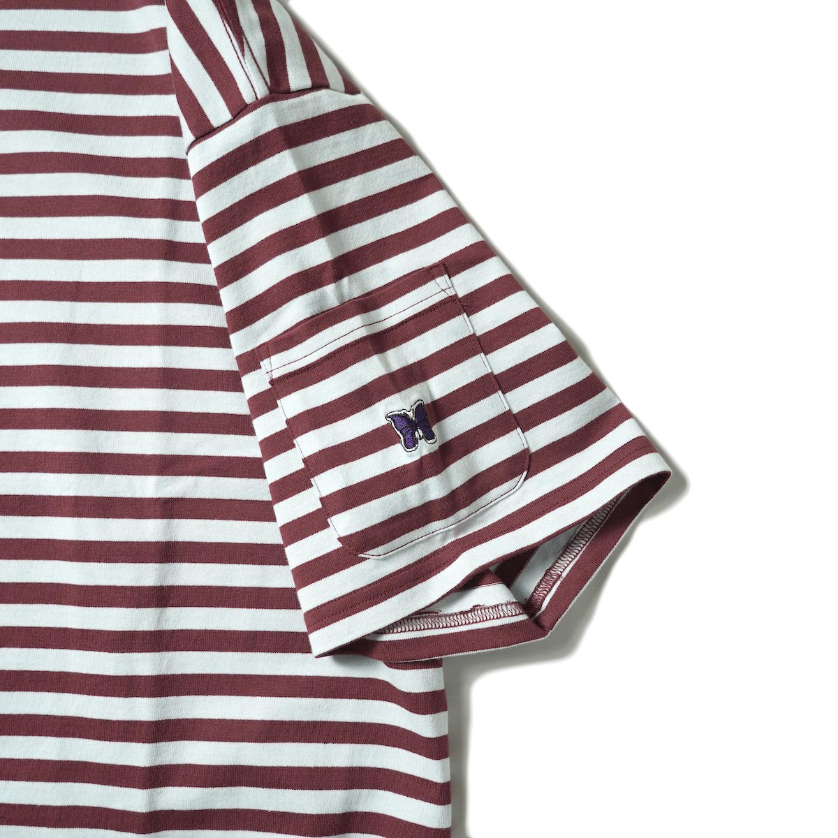 Needles / S/S Crew Neck Tee - Cotton Stripe Jersey (Sax/Wine)袖