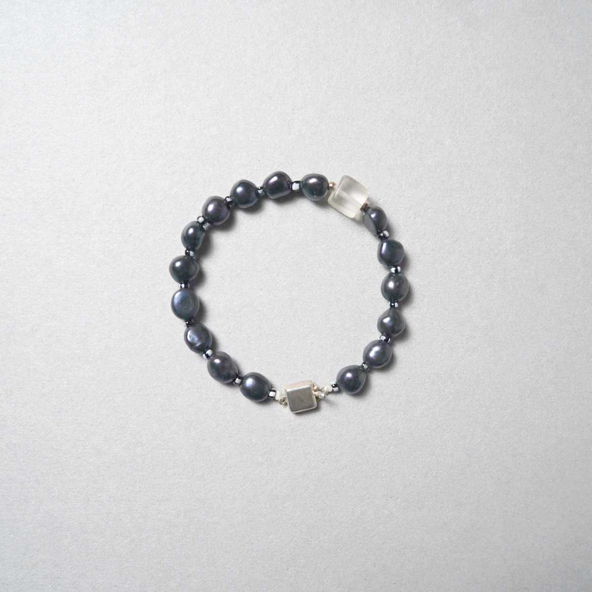 ON THE SUNNY SIDE OF THE STREET / Nugget Pearls W / Antique Trade Beads Bracelet