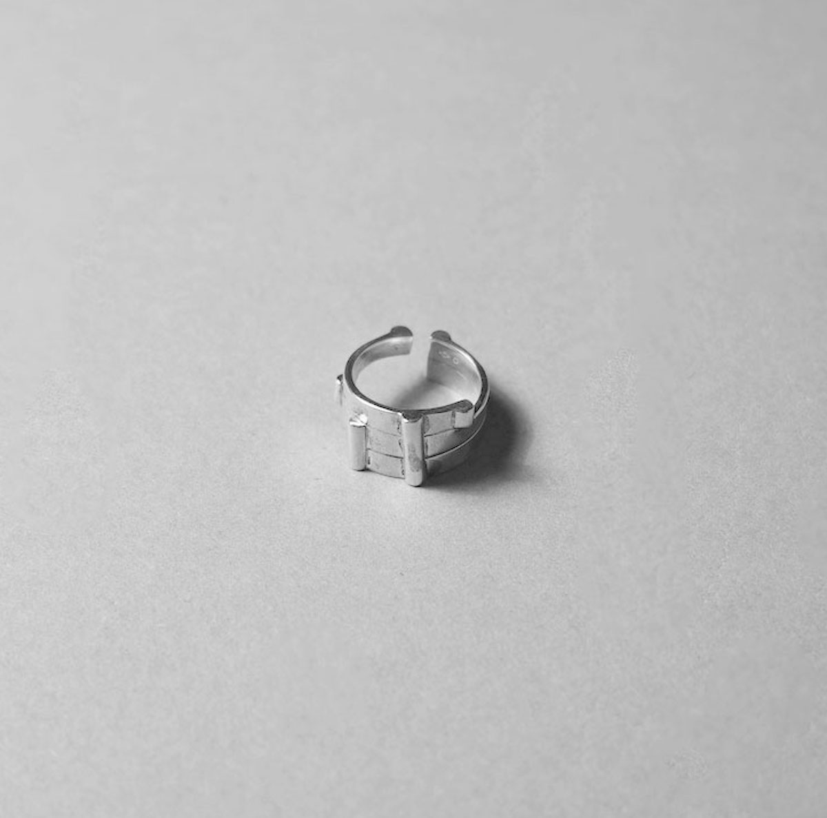 ON THE SUNNY SIDE OF THE STREET / Three Line Asymmetry Ring(White silver)