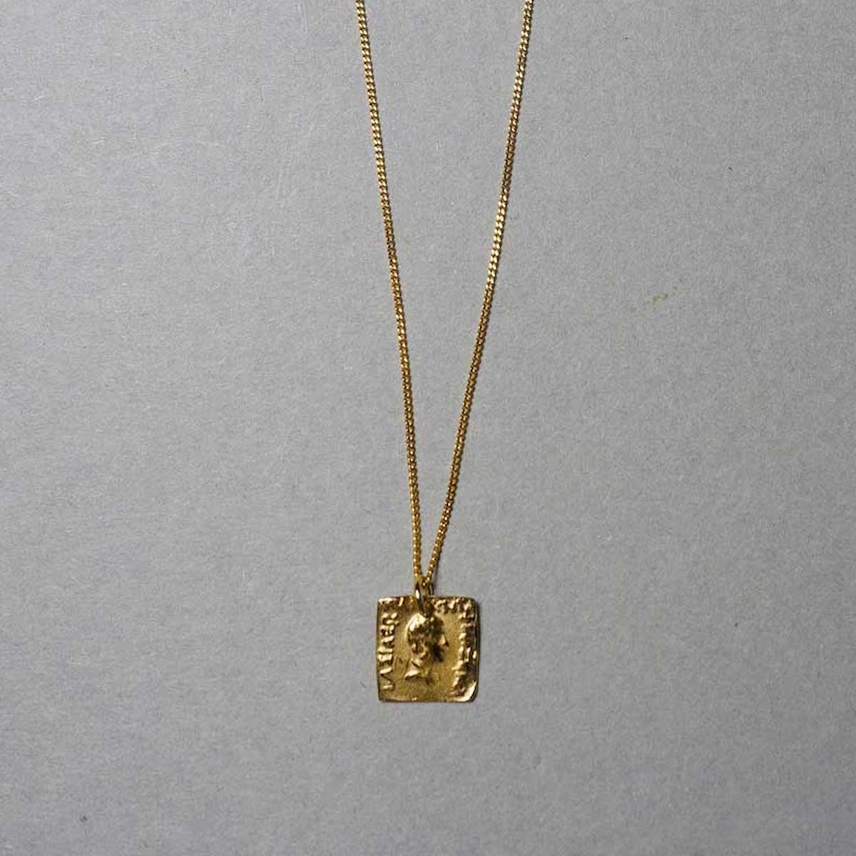 on the sunny side of the street / Ancient Square Coin Necklace (Gold) 正面