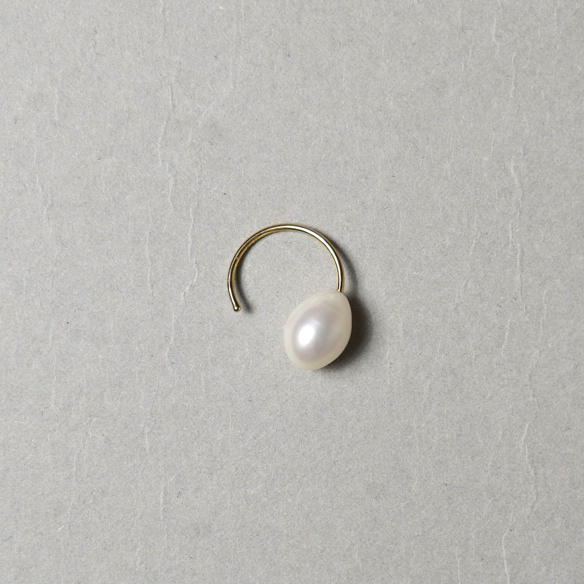 on the sunny side of the street / Egg Pearl Ring ＆ Earcuff (Gold) 後