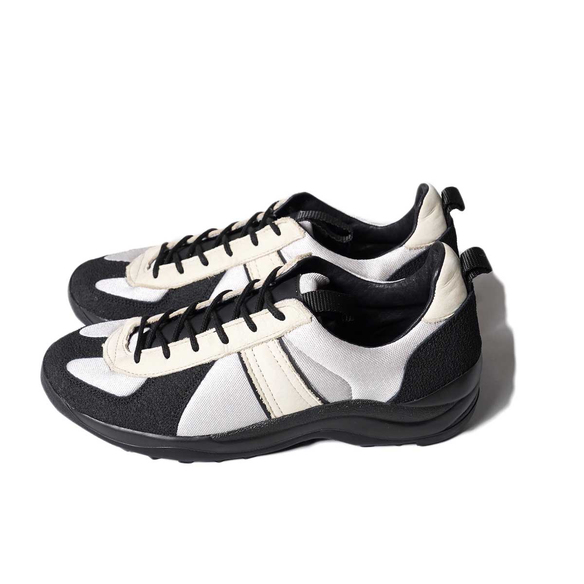 REPRODUCTION OF FOUND / GERMAN MILITARY TRAINER (Silver Gray / Panna)サイド
